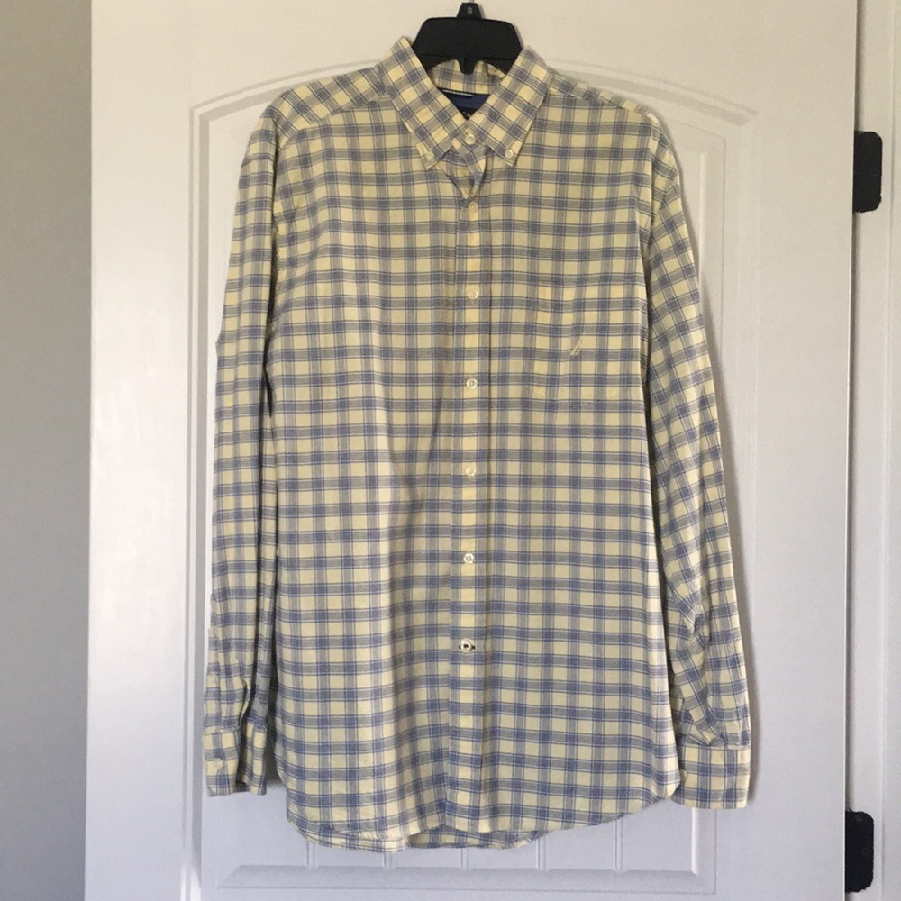 Men’s Nautica Button Down Shirt
